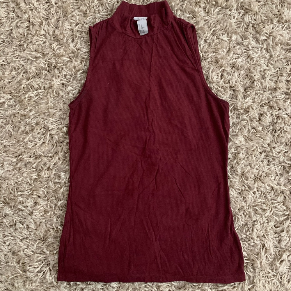 H&M Ribbed burgundy top